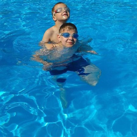 Sommer Panzio Balatonföldvár Esterno foto