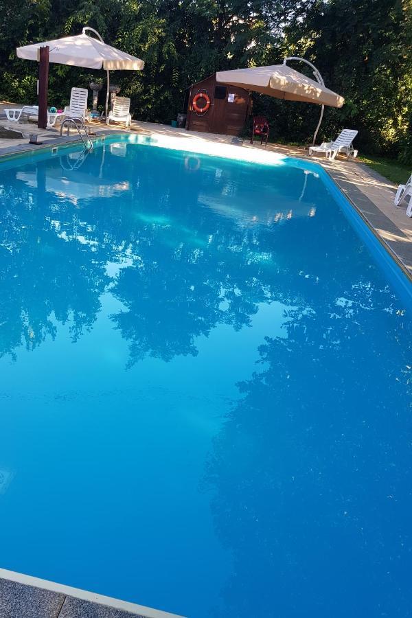 Sommer Panzio Balatonföldvár Esterno foto