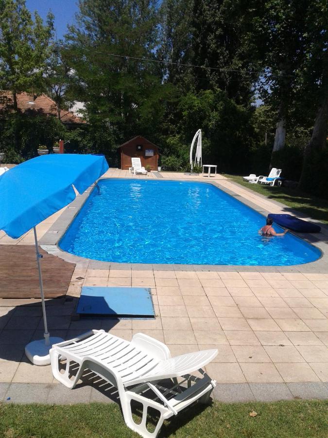Sommer Panzio Balatonföldvár Esterno foto