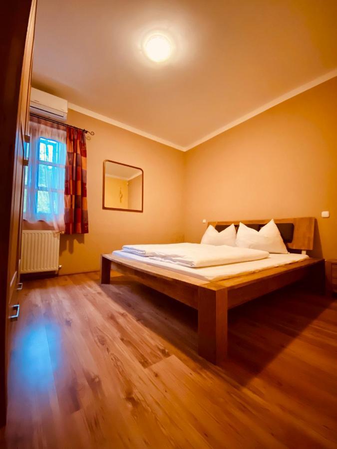 Sommer Panzio Balatonföldvár Esterno foto