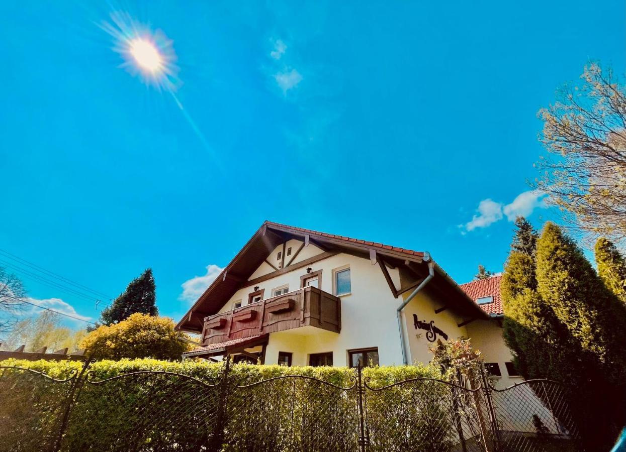 Sommer Panzio Balatonföldvár Esterno foto