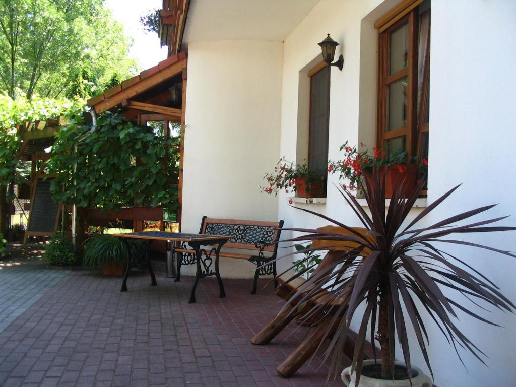 Sommer Panzio Balatonföldvár Esterno foto