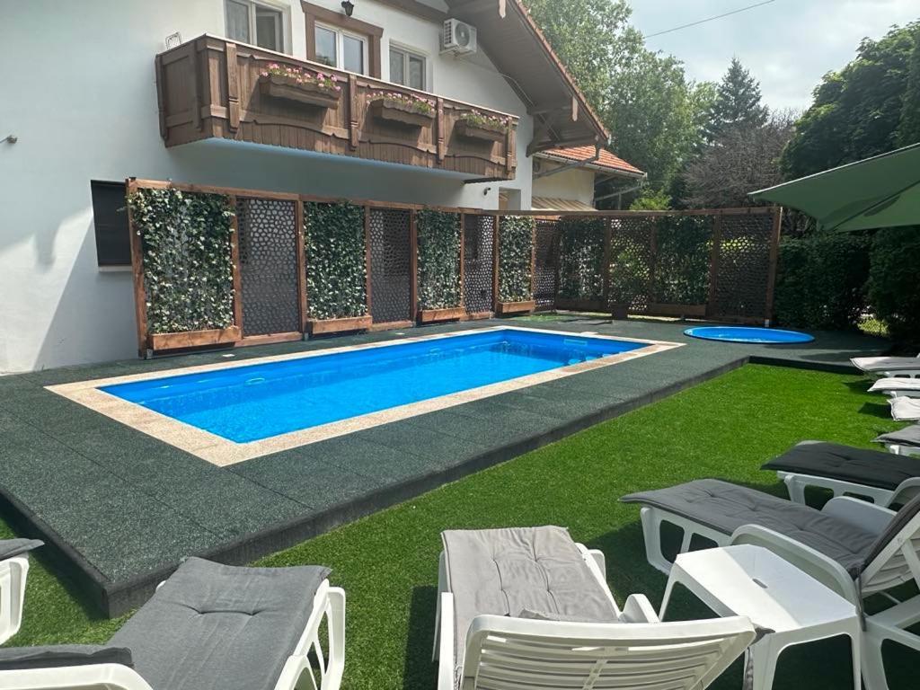 Sommer Panzio Balatonföldvár Esterno foto