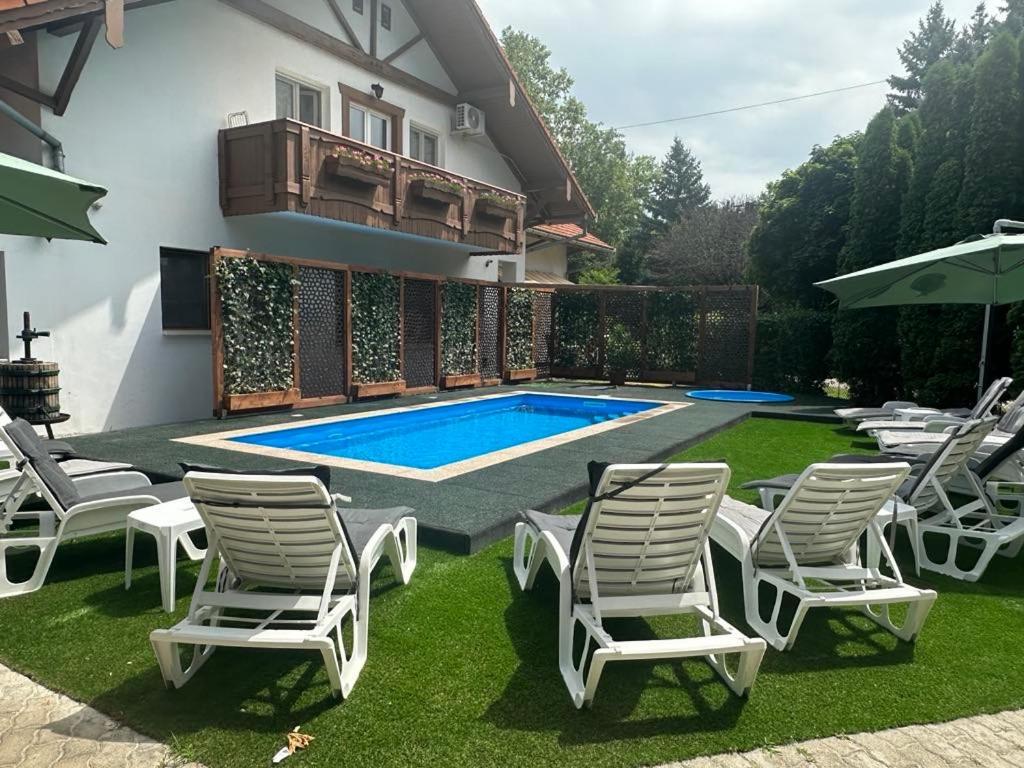 Sommer Panzio Balatonföldvár Esterno foto